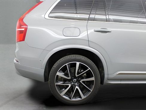 Certified 2025 Volvo XC90 B5 Plus image 32