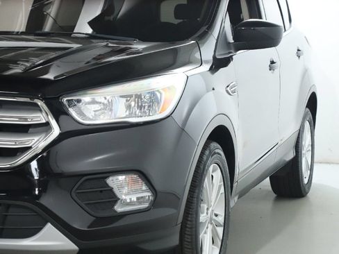 Used 2019 Ford Escape SE FWD image 4