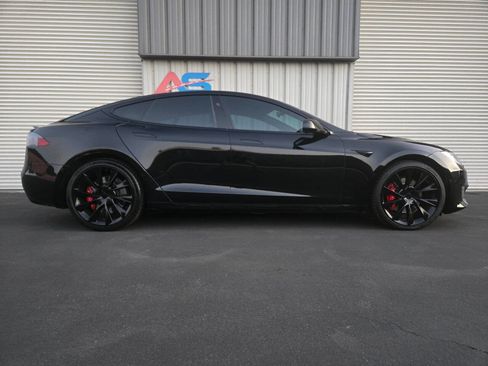 Used 2019 Tesla Model S Performance image 9