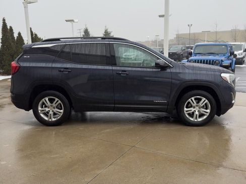 Used 2019 GMC Terrain SLE w/ Driver Convenience Package image 2