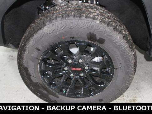 New 2026 GMC Canyon Elevation w/ Convenience Package image 12