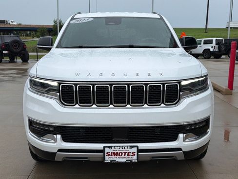 Used 2025 Jeep Wagoneer L Series II w/ 8-pass Seating Package AWD/4WD image 3
