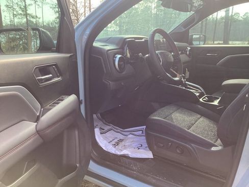 New 2025 Chevrolet Colorado Z71 w/ Technology Package AWD/4WD image 9