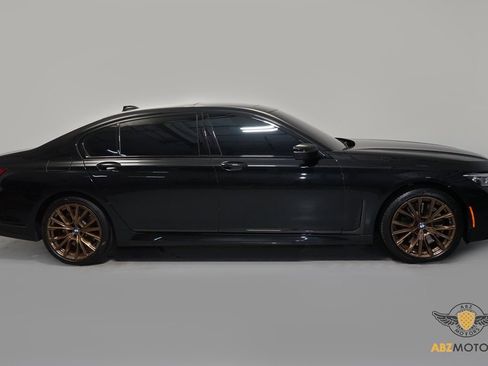 Used 2022 BMW 750i xDrive w/ Executive Package image 4