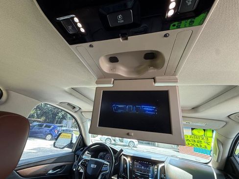Used 2016 Cadillac Escalade Premium RWD image 25