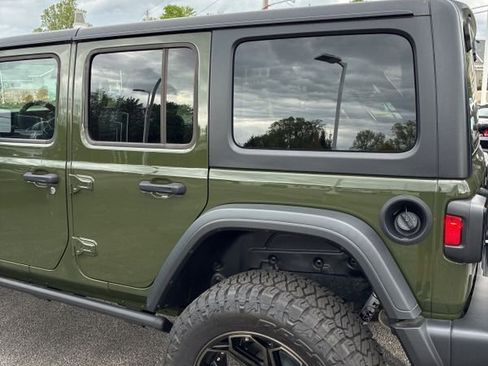 Used 2024 Jeep Wrangler Unlimited Sport AWD/4WD image 9