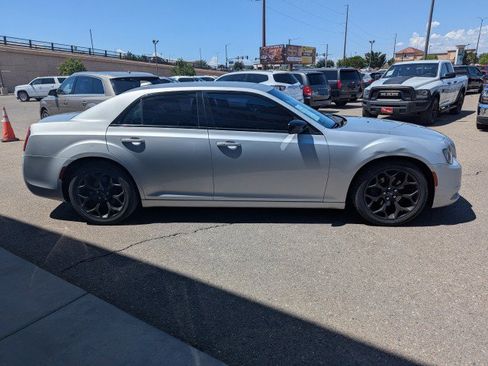 Used 2019 Chrysler 300 Touring w/ Sport Appearance Package RWD image 6