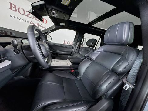 New 2025 Lincoln Navigator Reserve w/ Jet Appearance Package AWD/4WD image 22