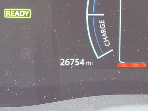 Used 2025 Toyota Camry SE w/ Multimedia Upgrade Package image 21