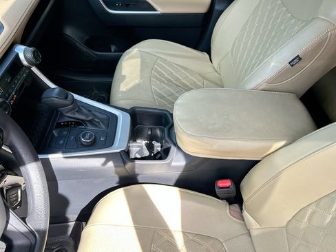 Used 2024 Toyota RAV4 LE AWD/4WD image 27