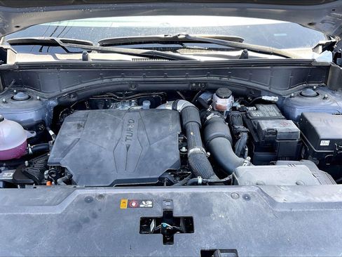 Used 2025 Hyundai Santa Fe SEL FWD image 10