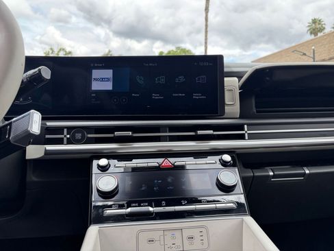 Used 2025 Hyundai Santa Fe SEL FWD image 20