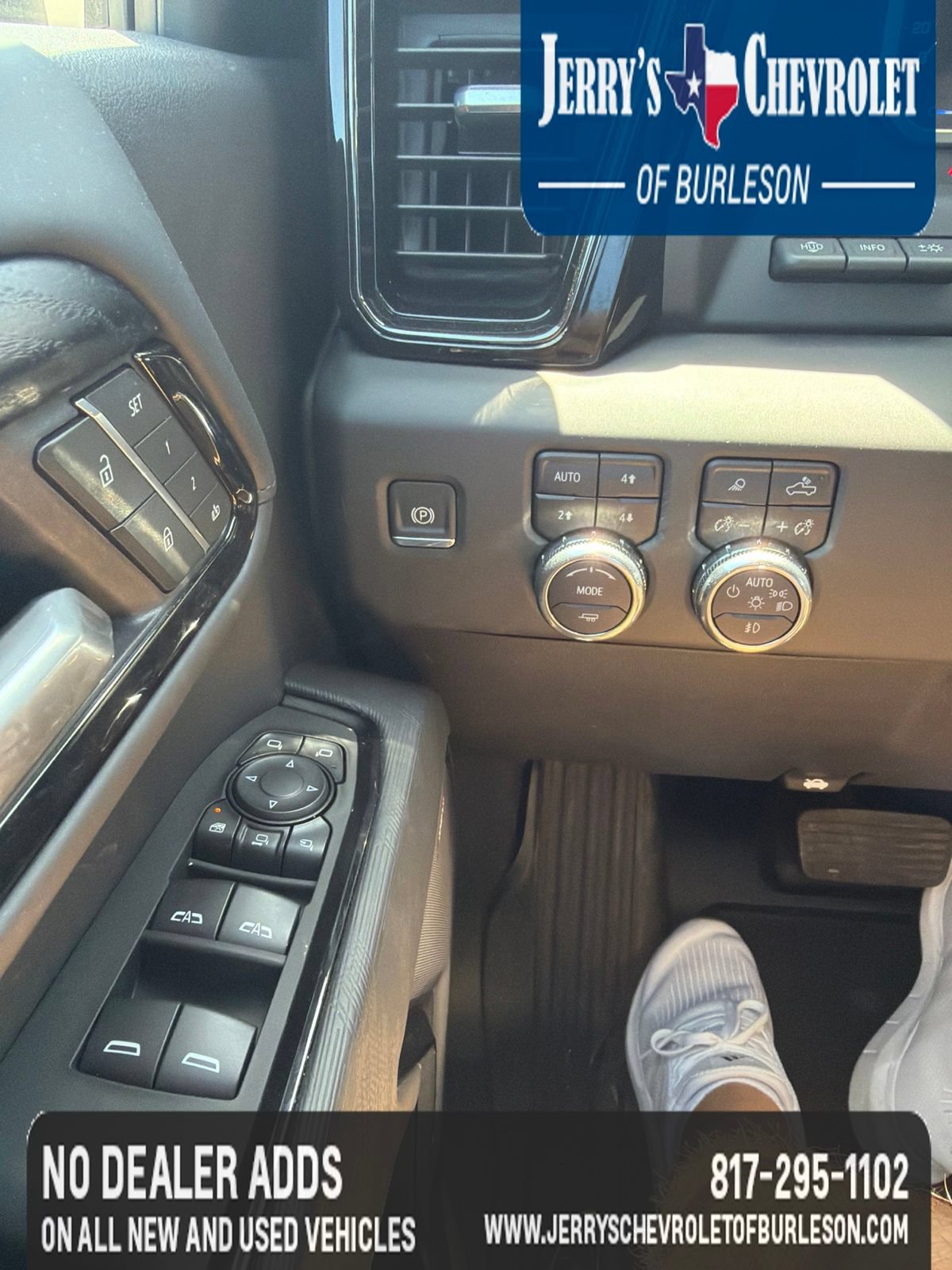 Used 2026 GMC Sierra 2500 AT4X AWD/4WD image 13