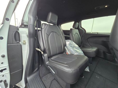 New 2026 Chrysler Voyager LX image 14