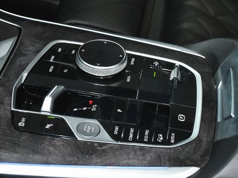 Used 2023 BMW X7 xDrive40i w/ M Sport Package image 60