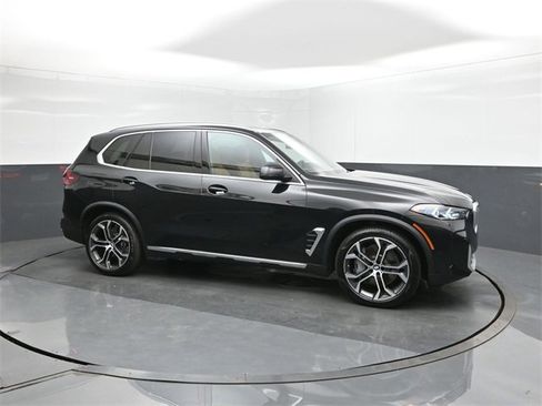 New 2026 BMW X5 xDrive50e w/ Premium Package image 17