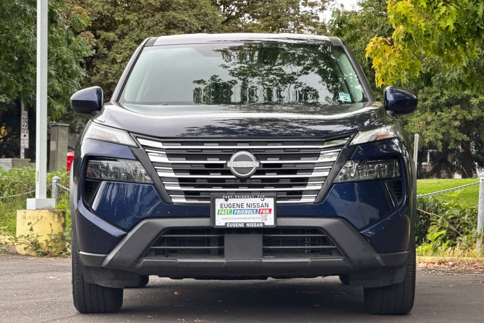 Used 2025 Nissan Rogue SV AWD/4WD image 10