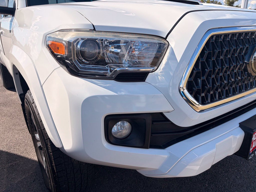 Used 2018 Toyota Tacoma TRD Sport w/ Technology Package RWD image 7
