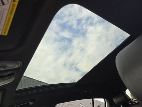 Used 2021 Kia Sportage SX image 3