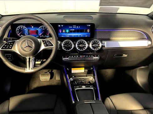 New 2026 Mercedes-Benz GLB 250 4MATIC image 7