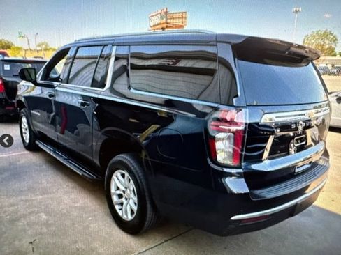 Used 2022 Chevrolet Suburban LS AWD/4WD image 4