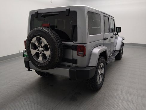 Used 2017 Jeep Wrangler Unlimited Sahara w/ Connectivity Group AWD/4WD image 7