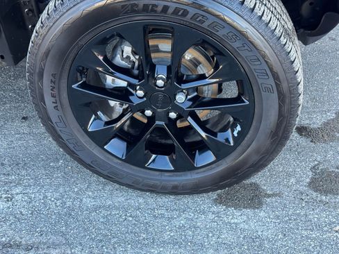 Used 2023 Jeep Wrangler Sahara image 9