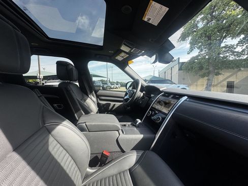 Certified 2024 Land Rover Discovery Dynamic SE AWD/4WD image 17