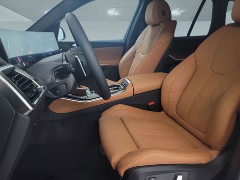 Used 2026 BMW X5 sDrive40i w/ Premium Package image 7