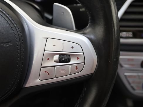 Used 2022 BMW 750i xDrive w/ M Sport Package image 48