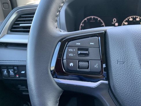 Used 2025 Honda Odyssey EX-L image 18