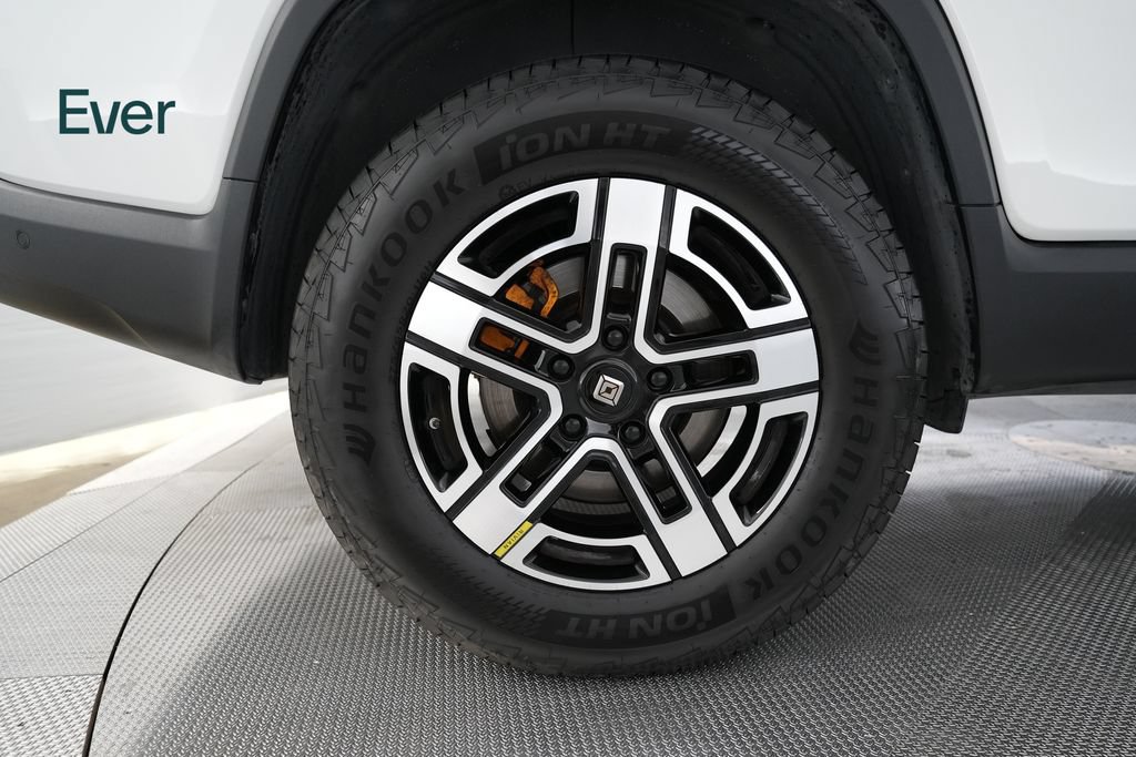 Used 2023 Rivian R1T Adventure Quad AWD/4WD image 9