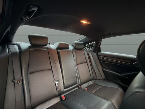 Used 2018 Honda Accord Sport image 28