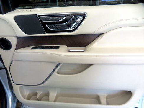 Used 2019 Lincoln Navigator Reserve w/ Cargo Package image 25