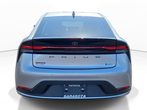 Used 2023 Toyota Prius LE FWD image 5