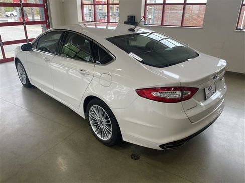 Used 2014 Ford Fusion SE w/ Equipment Group 202A FWD image 5