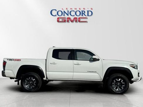 Used 2023 Toyota Tacoma TRD Off-Road image 3