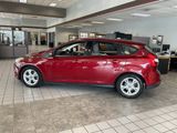 Used 2013 Ford Focus SE w/ SE Winter Pkg image 4