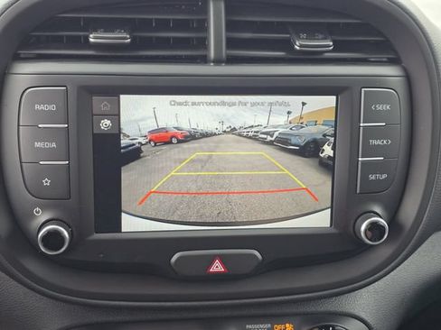 Certified 2025 Kia Soul LX w/ LX Technology Package FWD image 20