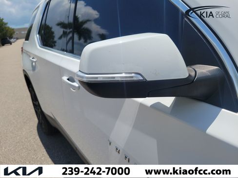 Used 2021 Chevrolet Traverse LT FWD image 8