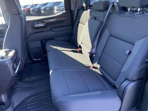 New 2025 GMC Sierra 1500 Elevation image 12