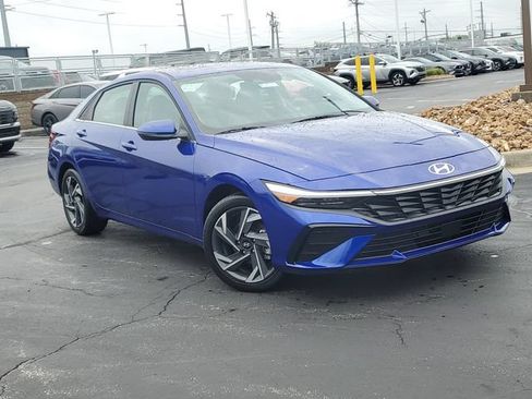 Certified 2025 Hyundai Elantra Limited FWD image 34