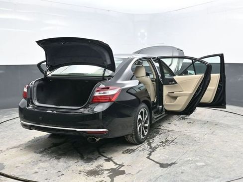 Used 2017 Honda Accord EX-L image 39