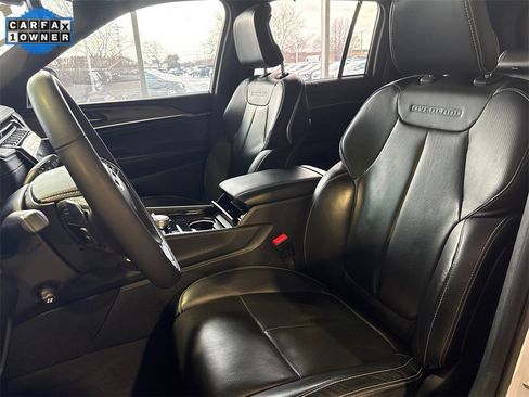 Used 2023 Jeep Grand Cherokee Overland w/ Luxury Tech Group IV image 14