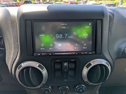 Used 2017 Jeep Wrangler Unlimited Sahara w/ Max Tow Package AWD/4WD image 24
