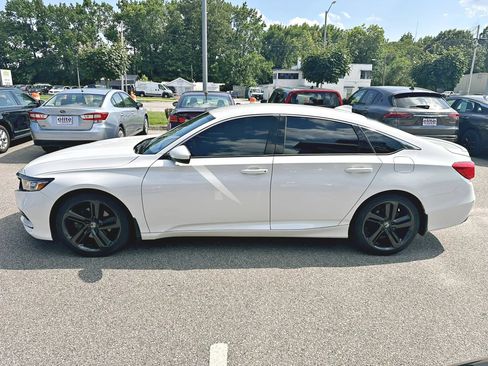 Used 2019 Honda Accord Sport image 9