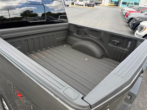 Used 2017 Ford F150 XLT w/ Equipment Group 302A Luxury AWD/4WD image 23