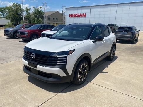 New 2025 Nissan Kicks SV w/ SV Premium Package image 2