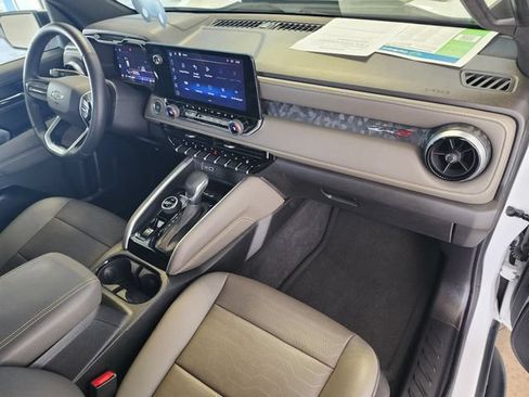Certified 2024 Chevrolet Colorado ZR2 w/ ZR2 Convenience Package III AWD/4WD image 16