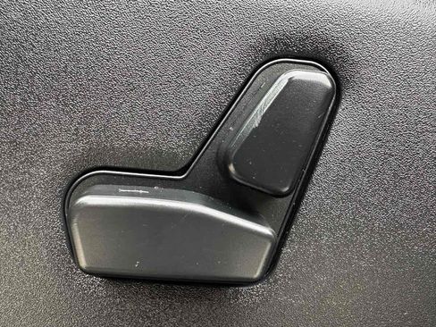 Used 2018 Jeep Grand Cherokee Altitude image 12